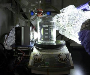 Phương pháp phân hủy nhựa bằng ánh sáng nhân tạo